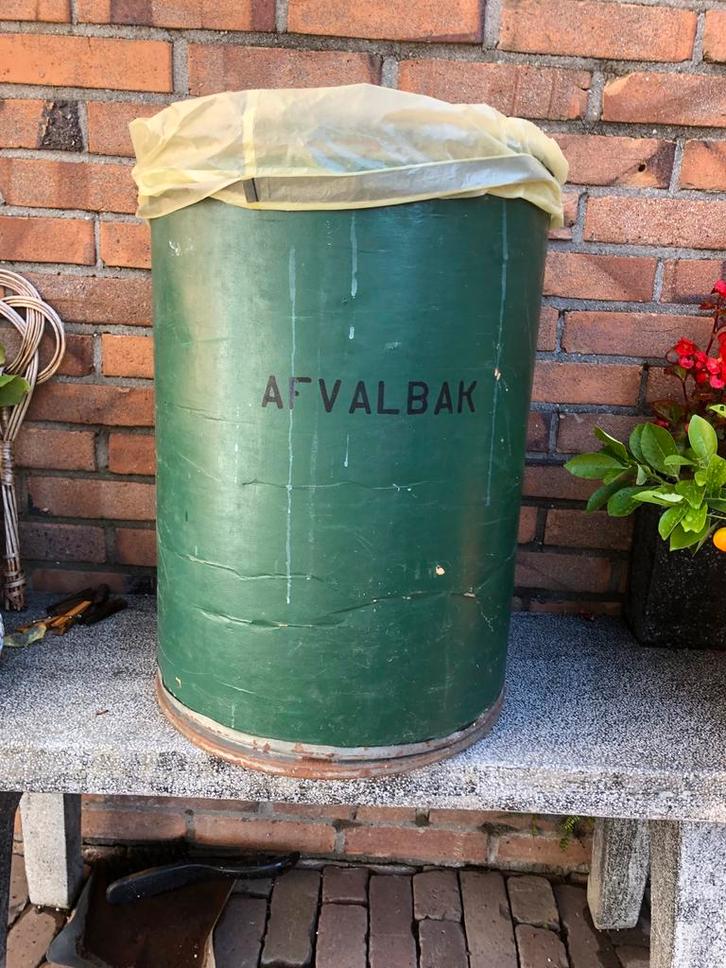 Vintage Afvalbak 'AFVALBAK', Huis en Inrichting, Woonaccessoires | Prullenbakken, Gebruikt, Overige materialen, 50 tot 75 cm, 40 liter of meer