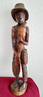 oud primitief houtsnijwerk van Haïtiaanse veldwerker 73 cm, Verzenden