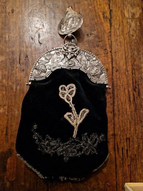 18e eeuwse zilveren beugeltas - 320-325 gram, Antiek en Kunst, Antiek | Kleding en Accessoires, Ophalen of Verzenden