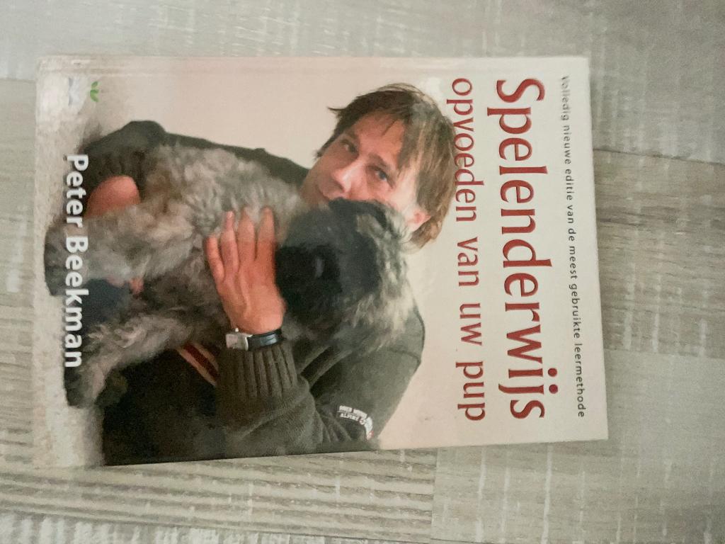 Boek over opvoeden pup (hond), Ophalen of Verzenden, Zo goed als nieuw, School, Studie en Wetenschap