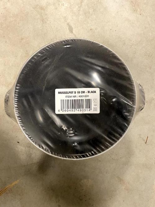 Mosselpan D 18 - zwart, Huis en Inrichting, Keuken | Potten en Pannen, Nieuw, Kookpan of Snelkookpan, Gietijzer, Ophalen of Verzenden