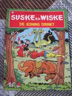 Suske en Wiske nr 105 De koning drinkt, Eén stripboek, Ophalen of Verzenden, Zo goed als nieuw, Willy Vandersteen