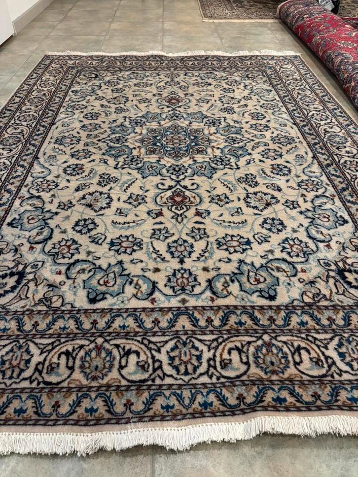 Nain, handgemaakte Perzisch tapijt uit Nain Iran., Huis en Inrichting, Stoffering | Tapijten en Kleden, Zo goed als nieuw, 200 cm of meer