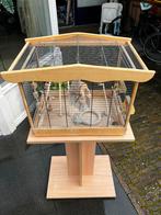 Houten vogelkooi met statief., Vogelkooi, Gebruikt, Ophalen of Verzenden, Hout