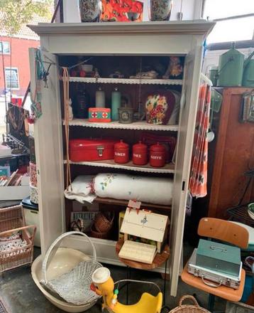 Kast mooie antieke kast brocante keukenkast  beschikbaar voor biedingen