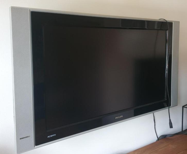 Philips 32PF7320 tv 32 inch + boekje (zie omschrijving), Audio, Tv en Foto, Televisies, 100 cm of meer, Philips, 50 Hz, Ophalen