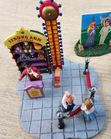 Defect! Retired carnival Lemax Strong arm challenge  beschikbaar voor biedingen