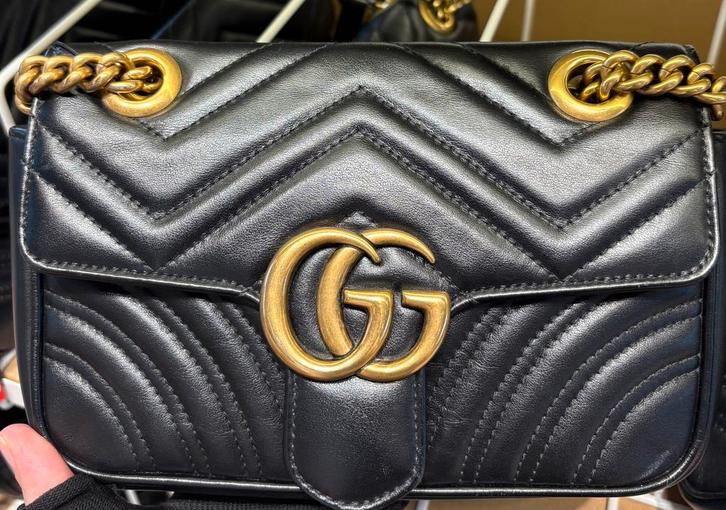 €1600 Gucci GG Marmont Flap medium, Sieraden, Tassen en Uiterlijk, Portemonnees, Gebruikt, Zwart, Ophalen of Verzenden