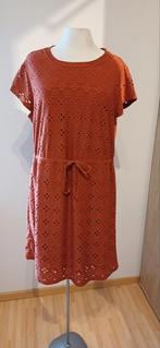 Cognac kleurige jurk kort mouwtje maat +/_42, Kleding | Dames, Jurken, Ophalen of Verzenden, Zo goed als nieuw, Bruin
