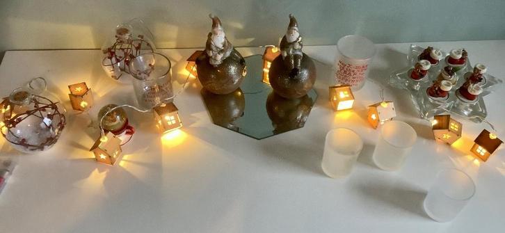 Set met verschillende kerstspullen/verlichting/kerstman enz, Diversen, Kerst, Zo goed als nieuw, Ophalen of Verzenden
