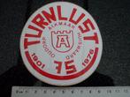 sticker turnlust 1976 alkmaar logo oudorp huiswaard, Verzenden, Zo goed als nieuw, Bedrijf of Vereniging