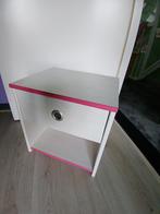 Nachtkastje met lade en roze rand., Ophalen of Verzenden, Gebruikt, Minder dan 45 cm, Minder dan 55 cm