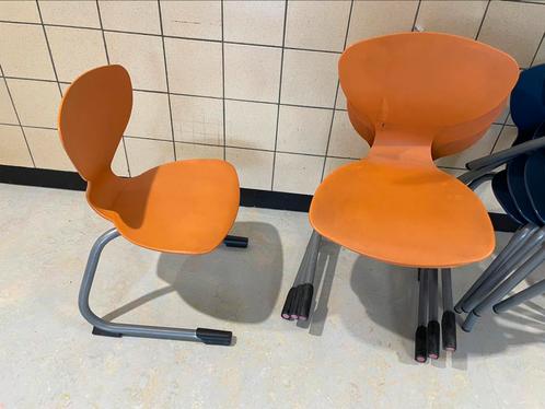 4 oranje stoeltjes voor peuters / kleuters *schoolmeubilair, Kinderen en Baby's, Kinderkamer | Tafels en Stoelen, Gebruikt, Stoel(en)