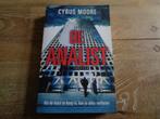 Cyrus Moore - de analist, Boeken, Ophalen of Verzenden, Gelezen, Nederland