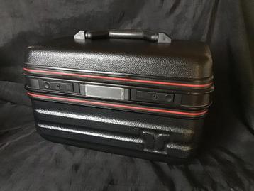 Beautycase zwart  37 x 22 x 22  cm beschikbaar voor biedingen