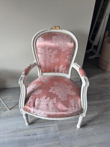 Barok satijnen stoel beschikbaar voor biedingen