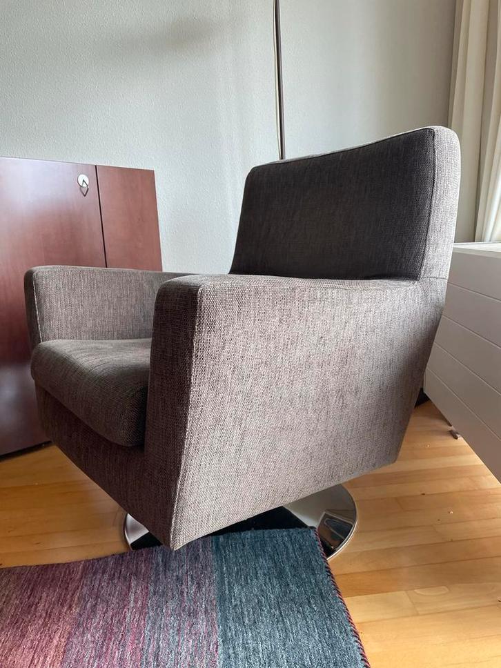 Draaifauteuil in nieuwstaat, Huis en Inrichting, Fauteuils, Zo goed als nieuw, Stof, 75 tot 100 cm, Minder dan 75 cm, Ophalen