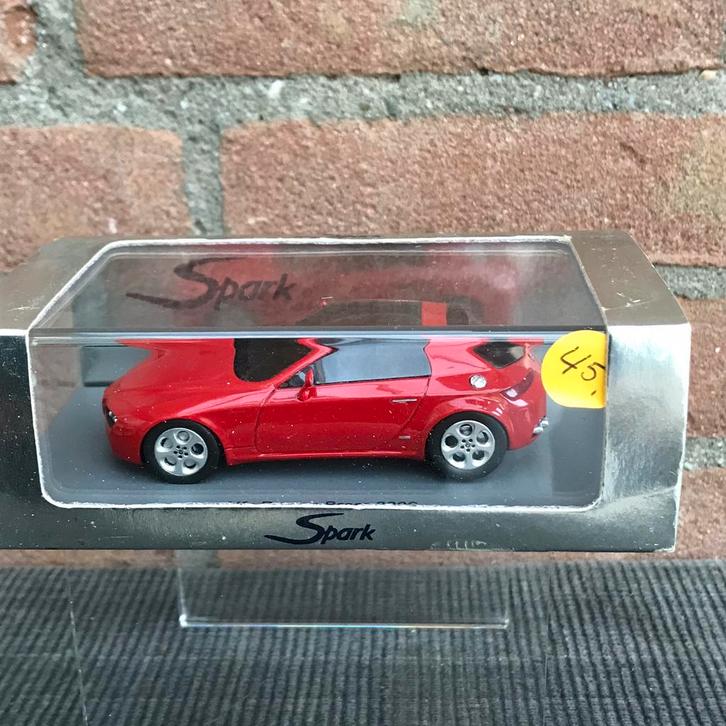 1:43 SPARK ALFA ROMEO BRERA CONCEPT 2002 ….. 45,-, Hobby en Vrije tijd, Modelauto's | 1:43, Zo goed als nieuw, Auto, Overige merken
