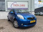 Toyota Yaris 1.3 VVTi Sol Automaat Airco 3drs, Gebruikt, 750 kg, 4 cilinders, Blauw