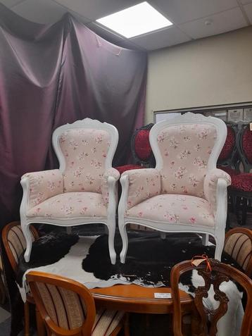 2.x dezelfde mooie fauteuils opnieuw gestoffeerd 250.00 p.s  beschikbaar voor biedingen