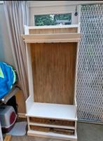 Halmeubel met kapstok, Ophalen, Zo goed als nieuw