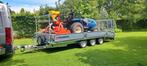 Transport van machines en goederen.