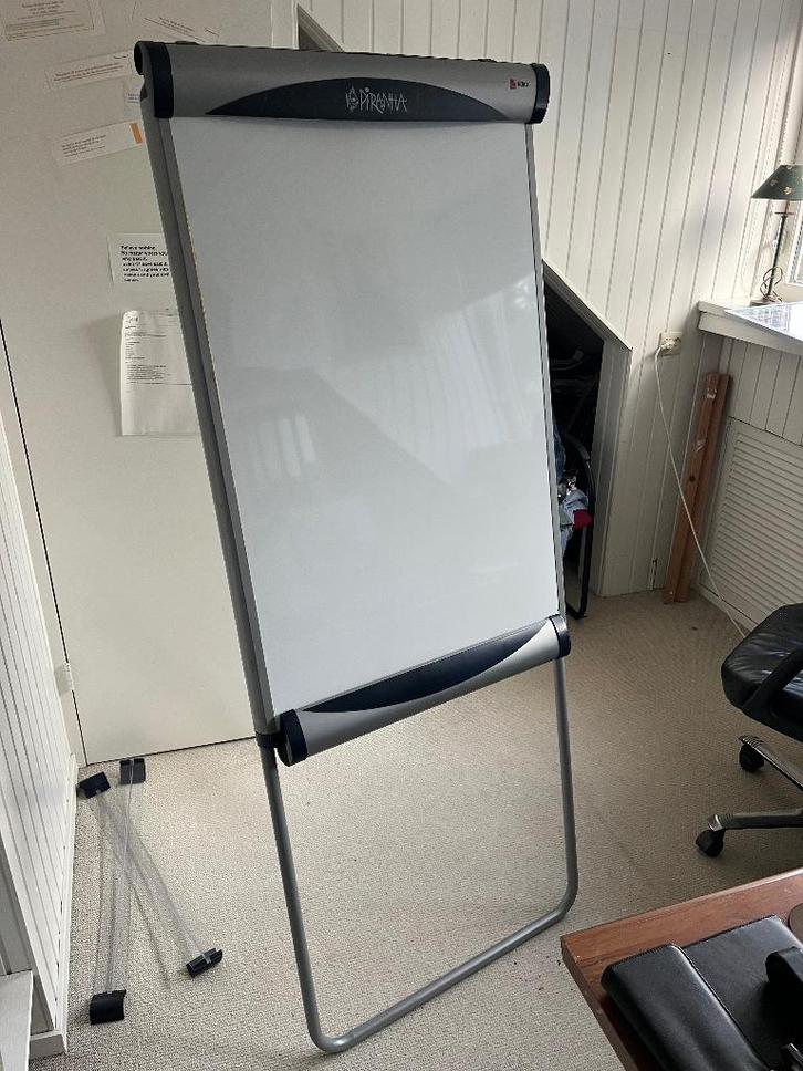 Nobo flipover met accessoires, Diversen, Schoolborden, Zo goed als nieuw, Whiteboard, Ophalen