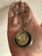 M264/ Grote R Tennismed Tinnen Vintage Glas ketting ZWEDEN, Sieraden, Tassen en Uiterlijk, Kettingen, Overige materialen, Gebruikt