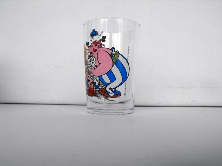Asterix en Obelix glas met Cleopatra en slaaf, Verzamelen, Stripfiguren, Zo goed als nieuw, Gebruiksvoorwerp, Asterix en Obelix