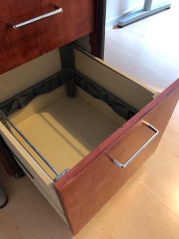 Bureau met kast, Ikea - afbeelding 8