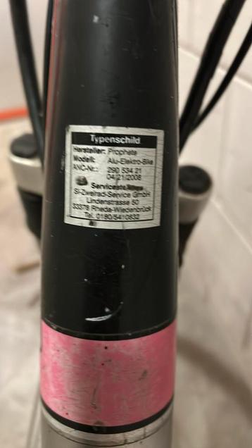 Elektrische fiets zonder accu, lekke band beschikbaar voor biedingen