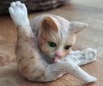 Wassende kat - kattenbeeldje 7x6x6cm, Ophalen of Verzenden, Zo goed als nieuw, Dier