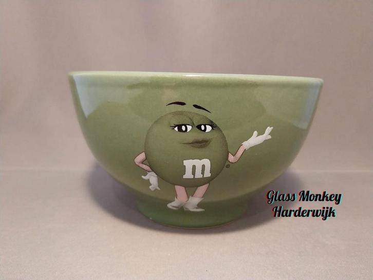M&M's bowls. ( Green ), Huis en Inrichting, Keuken | Servies, Zo goed als nieuw, Kom(men), Overige stijlen, Aardewerk, Ophalen of Verzenden