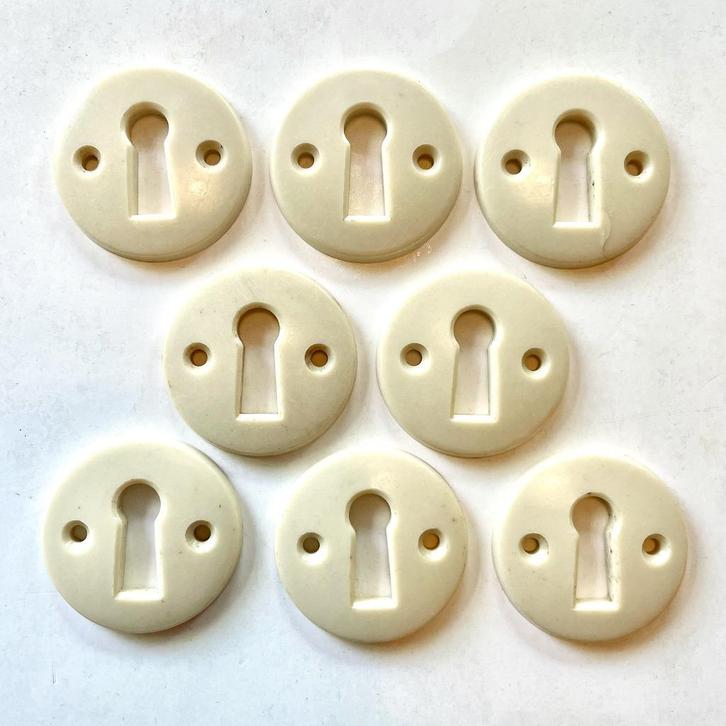 Vintage midcentury witte slotplaat, slotrozet, sleutelrozet, Doe-het-zelf en Verbouw, Hang- en Sluitwerk, Gebruikt, Overige typen