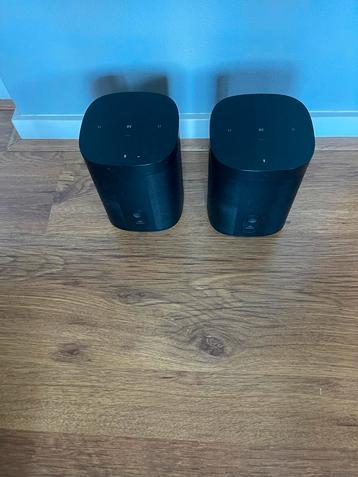 2x Sonos One Gen 2 Zwart + Tafelstandaards beschikbaar voor biedingen
