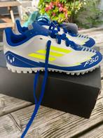 Adidas straarvoetbal maat 34, Ophalen of Verzenden, Nieuw, Schoenen
