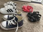 4 paar schoenen. Sneakers maat 24. Sandalen maat 25, Adidas, Jongen of Meisje, Schoenen, Ophalen of Verzenden