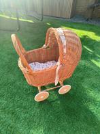 Prachtige rieten poppenwagen, Kinderen en Baby's, Speelgoed | Poppen, Ophalen, Zo goed als nieuw, Babypop