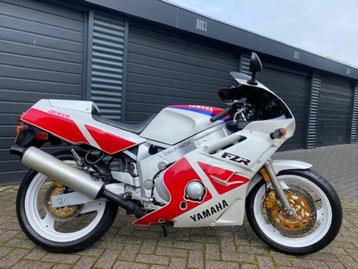 als nieuwe yamaha fzr 600 genesis  beschikbaar voor biedingen