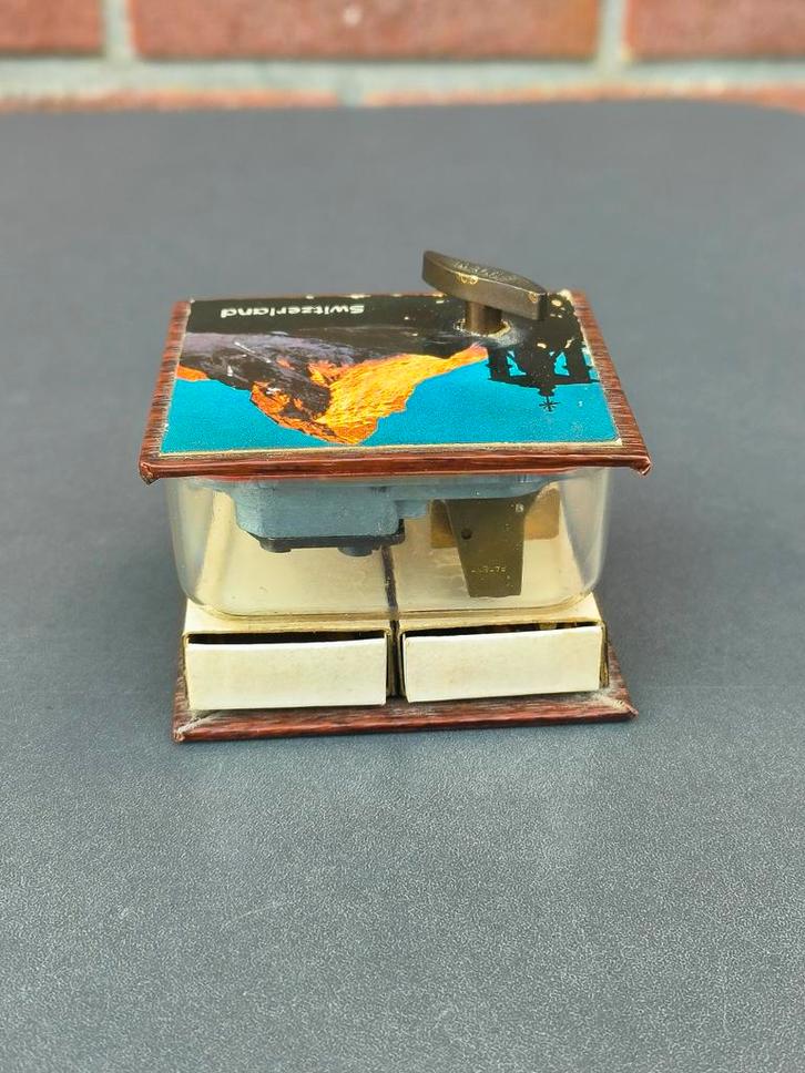 Reuge muziekdoosje Vintage Swiss Musical Movement, Antiek en Kunst, Curiosa en Brocante, Ophalen