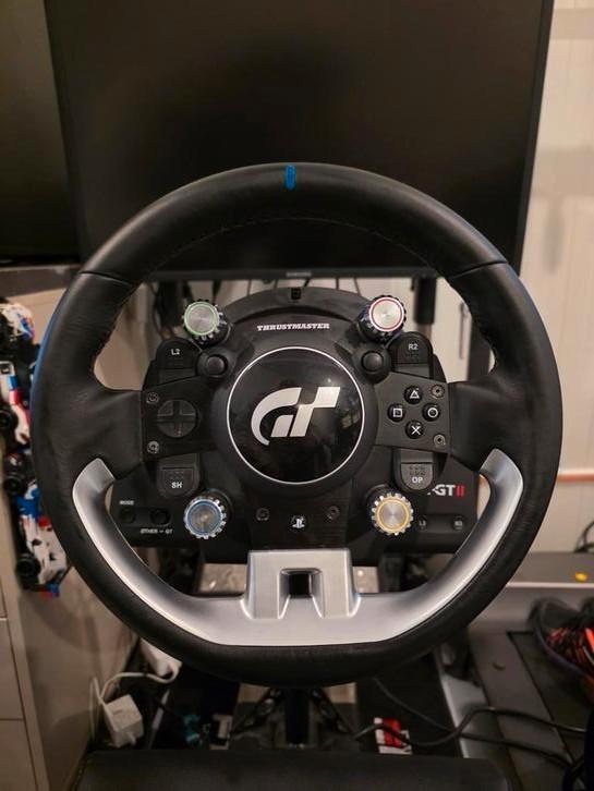 Thrustmaster T-GT 2 + T-LCM pedalen Playstation 5 & PC, Spelcomputers en Games, Spelcomputers | Xbox | Accessoires, Zo goed als nieuw
