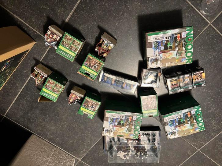 Kerstdorp huisjes en accessoires, Diversen, Kerst, Zo goed als nieuw, Ophalen