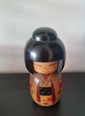 Mooie Kimono Okappa kokeshi van Sugai Sato (1920-) beschikbaar voor biedingen