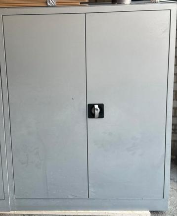 LET OP! 2x IVOL Archiefkast met slot – Grijs (140x100x40 cm) beschikbaar voor biedingen