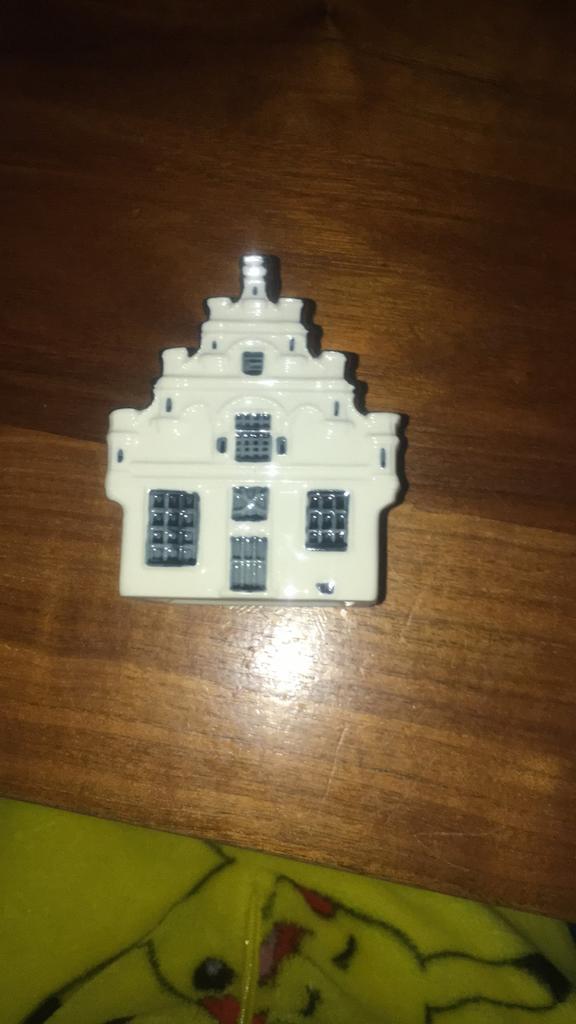 KLM huisje nummer 94, Verzamelen, KLM Huisjes, Ophalen of Verzenden, Zo goed als nieuw, Gevuld