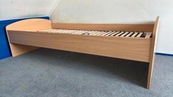 1-persoonsbed 90x200 beschikbaar voor biedingen