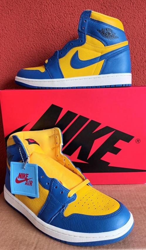 AIR JORDAN 1 "GAME ROYAL AND VARSITY MAIZE" (2023) - nieuw, Kleding | Dames, Schoenen, Nieuw, Sneakers of Gympen, Blauw, Ophalen of Verzenden