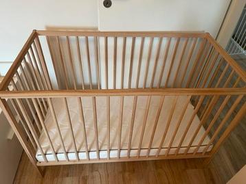 Houten Ledikant 120x60cm beschikbaar voor biedingen