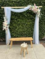 Prachtige luxe trouwboog wedding backdrop met bloemen & doek, Hobby en Vrije tijd, Ophalen, Nieuw, Geboorte of Huwelijk