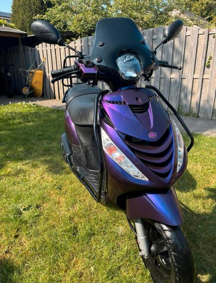 Piaggio zip 2019, Fietsen en Brommers, Scooters | Piaggio, Zo goed als nieuw, Zip, Benzine, Ophalen